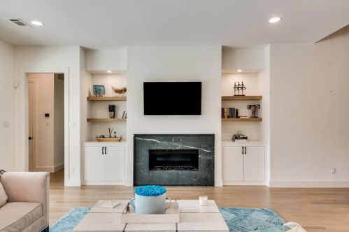 8518 Glencrest Ln, Dallas TX  75209-2632 exterior