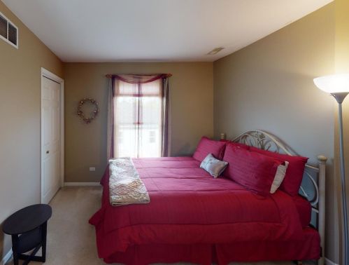 422 Raven Rd, Joliet IL 60404-0648 exterior