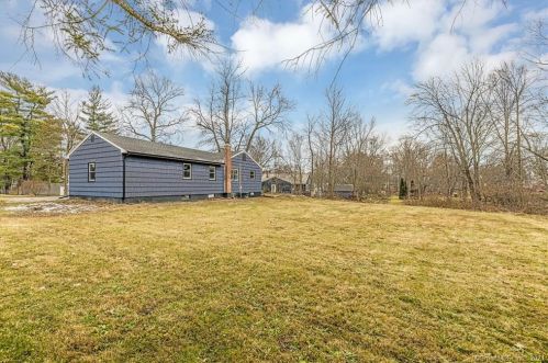 123 Clover St, Windsor CT 06095-3707 exterior