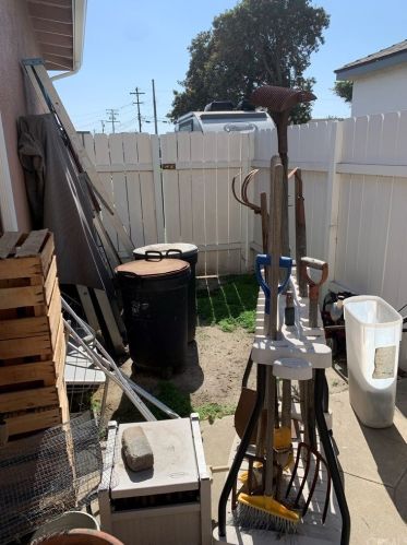 1801 Oak Ave, Fullerton CA 92833-3728 exterior