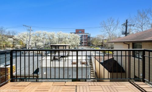 1733 Hoyne Ave, Chicago IL 60647-5541 exterior