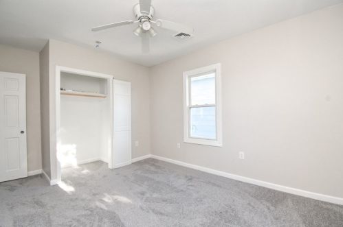 105 Lyons St, Springfield MA 01151-1610 exterior