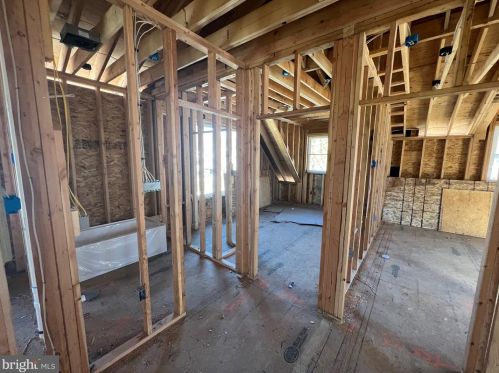 6627 Lincoln Dr, Philadelphia PA exterior