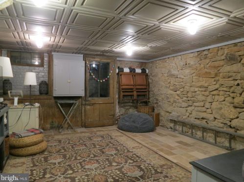 324 Camac St, Philadelphia PA 19140-4214 exterior