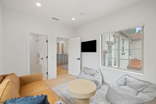 10464 Caribou Way, Tustin CA  92782-1470 exterior