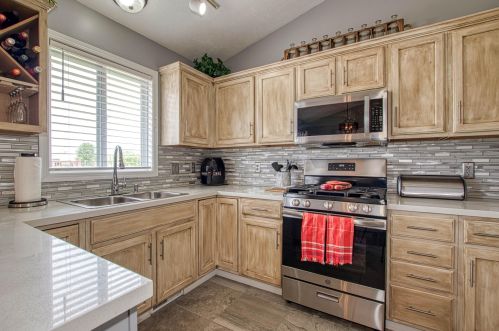 6610 Summer Shores Dr, Grand Rapids MI 49548-7002 exterior