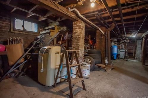 912 Orch St, Peekskill NY 10566-2728 exterior