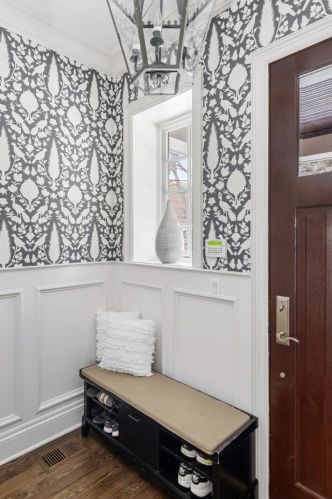 2111 Grace St, Chicago, IL 60618-4901