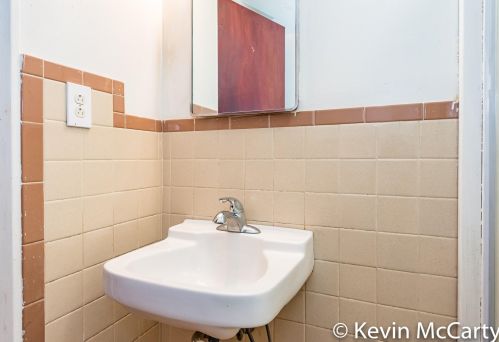 1630 Aberdeen St, Grand Rapids MI 49505-3910 exterior