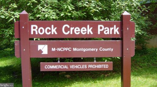 10401 Grosvenor Pl, Rockville MD  20852-4646 exterior