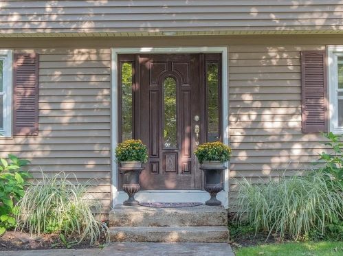 133 Kenmore Dr, Springfield, MA 01106-2752