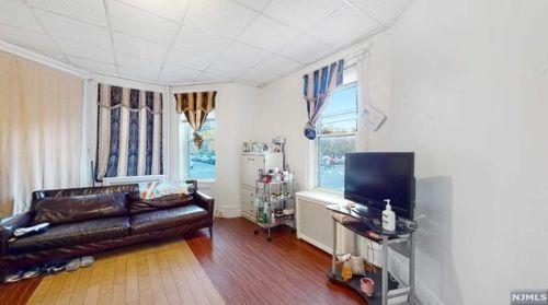 2401 New York Ave, Union City NJ 07087-4515 exterior