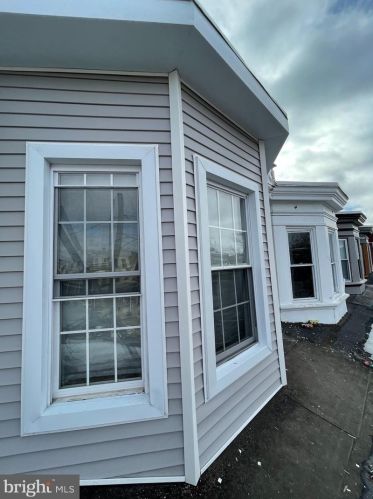 4037 8th St, Philadelphia PA 19140-2233 exterior