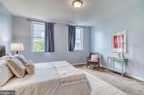 1340 18 St, Philadelphia PA 19146-4743 exterior