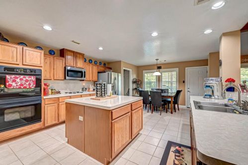 1198 Old Phelps Rd, Huntsville TX 77340-7294 exterior