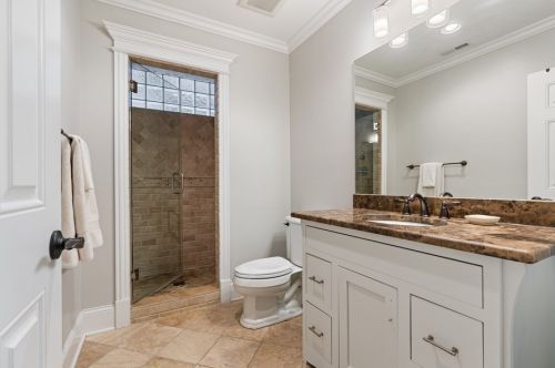 2456 Hutchinson St, Chicago IL 60618-2939 exterior