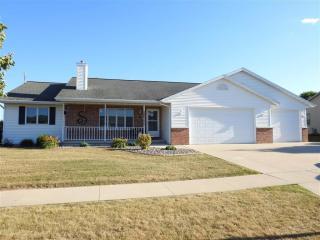 4409 Deerfield Ln, Manitowoc, WI 54220-0911