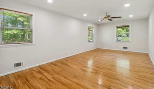 53 Highlander Dr, Scotch Plains NJ 07076-2419 exterior