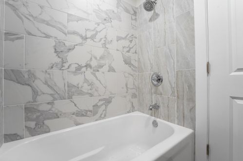 5433 Damen Ave, Chicago IL 60609-5647 exterior