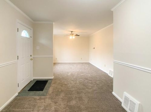 152 Bryant Dr, Pittsburgh PA 15235-4627 exterior