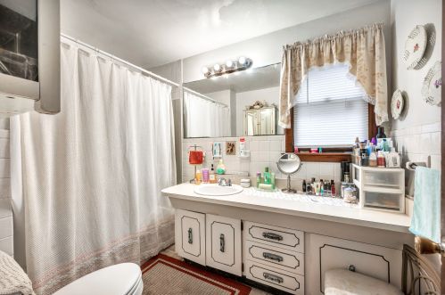 172 Adelaide St, Hartford CT 06114-1806 exterior