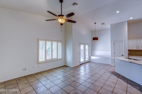 3295 Bear Spring Trl, Tucson AZ  85745-4162 exterior