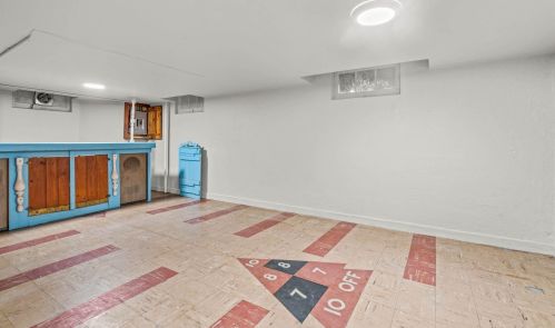 439 Oklahoma Ave, Milwaukee WI 53207-3076 exterior