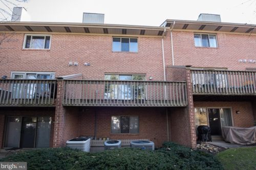 50 Woodside Rd, Ardmore PA 19003-1437 exterior