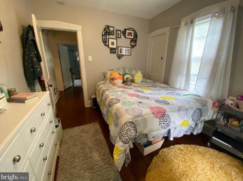 317 Oakland Ave, Camden NJ 08107-1211 exterior