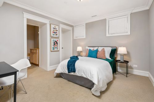 1324 Eddy St, Chicago IL 60657-1006 exterior