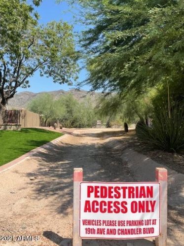 1709 Cathedral Rock Dr, Phoenix AZ 85048-8909 exterior