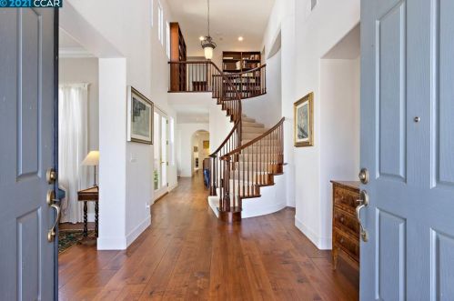 1230 Mountain Side Ct, Concord, CA 94521-5508