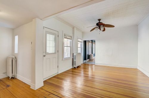 204 Bergenline Ave, Union City, NJ 07087-2821