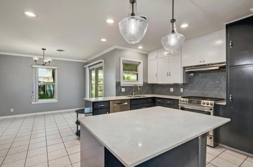 1706 Duke Ave, Austin TX  78757-1318 exterior