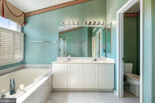 8402 Bells Ridge Ter, Rockville MD 20854-2799 exterior