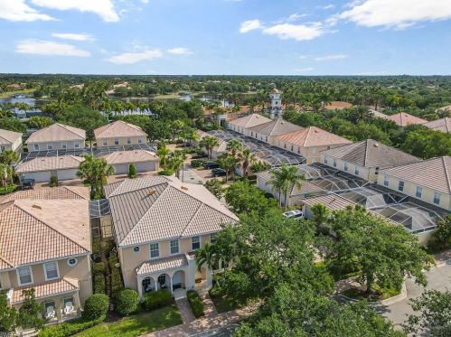 6020 Towncenter Cir, Naples FL 34119-9556 exterior