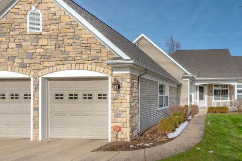 8764 Oakland Hills Cir, Kalamazoo, MI 49024-5298