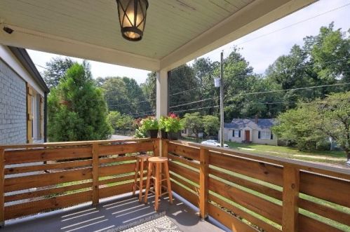 1401 Forrest Ave, Atlanta GA 30344-2709 exterior