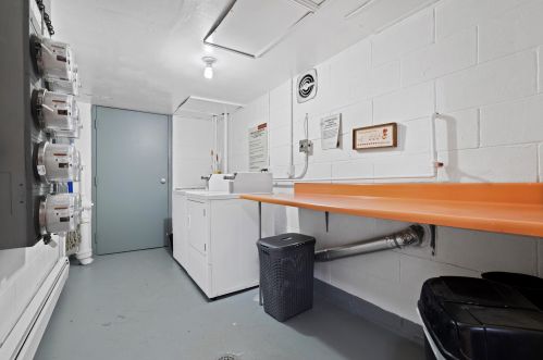 3985 84, Milwaukee WI 53228-2339 exterior