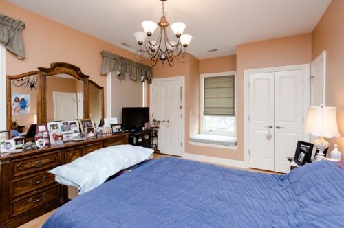 6923 Kenton Ave, Chicago IL 60712-2429 exterior