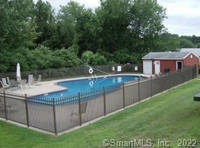 201 Regan Rd, Vernon CT 06066-2868 exterior