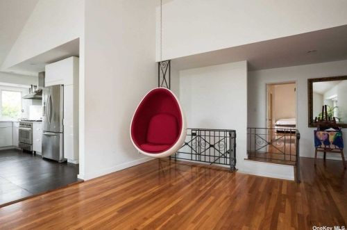 924 Woodmere Dr, Valley Stream, NY 11581-2736