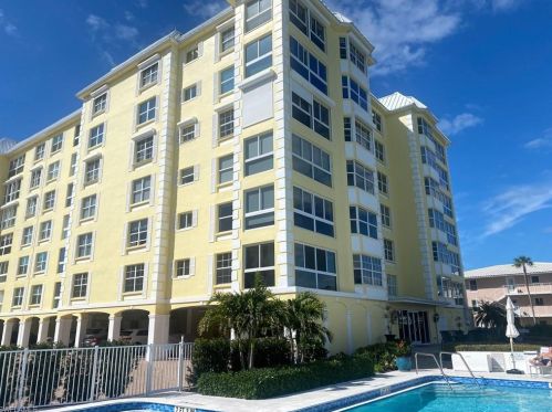 1900 Gulf Shore Blvd, Naples FL 34102-4602 exterior