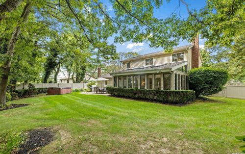 48 Cedar Rdg Ln, Huntington Station NY 11746-7941 exterior