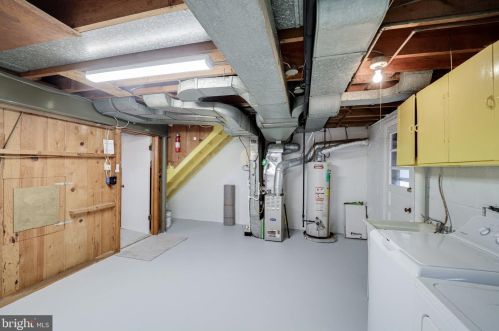 6928 Westhampton Dr, Alexandria VA 22307-1528 exterior