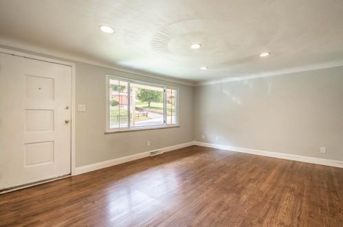 1962 Homestead Duquesne Rd, Pittsburgh, PA 15122-3620