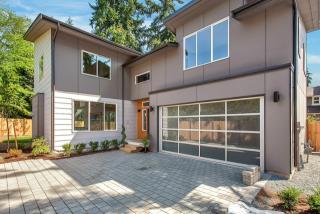 10722 15th Ave, Seattle, WA 98125-6416