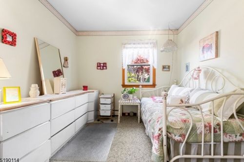 120 Lexington Ave, Cranford NJ 07016-2610 exterior