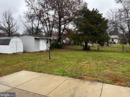 8001 Ashboro Dr, Alexandria VA  22309-1354 exterior