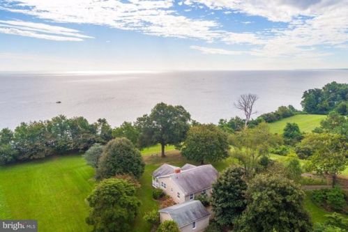 4960 Angelica Dr, Huntingtown, MD 20639-9297